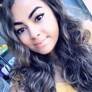 Meet your Posher, Anicsha